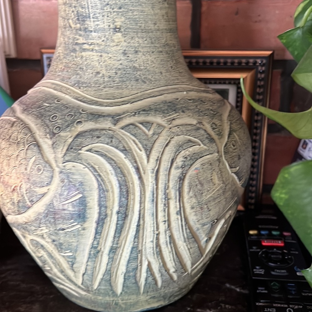vase - Picture 2 of 3